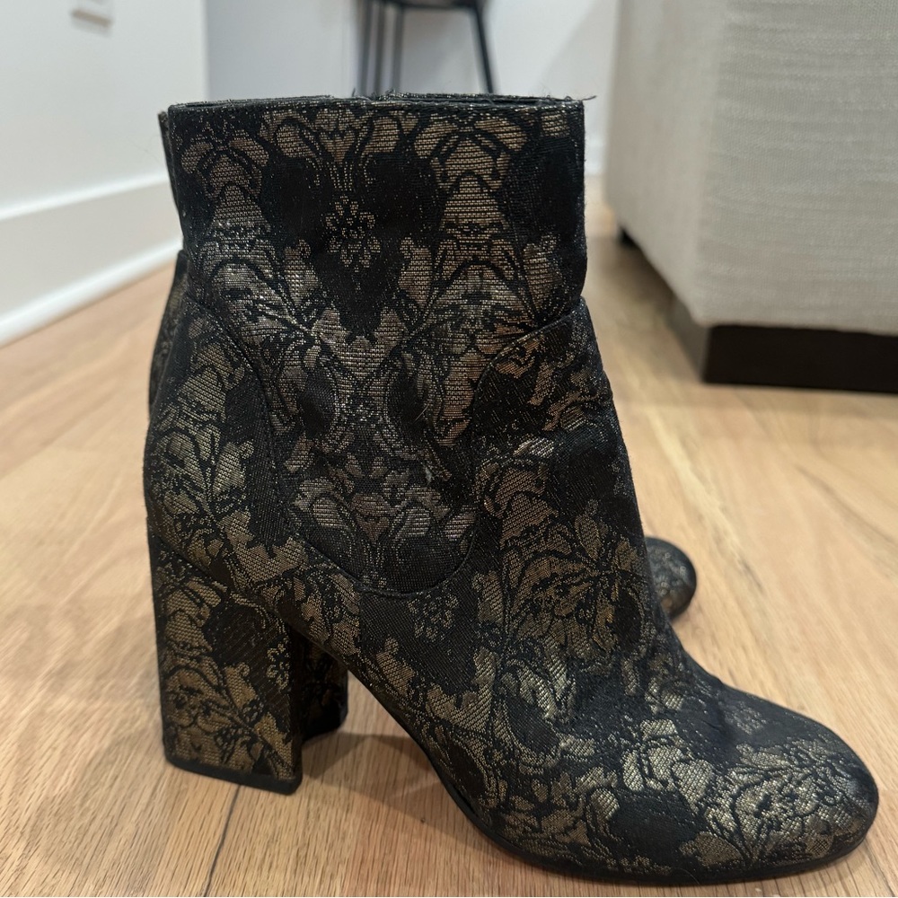 Marc Fisher Jana Booties